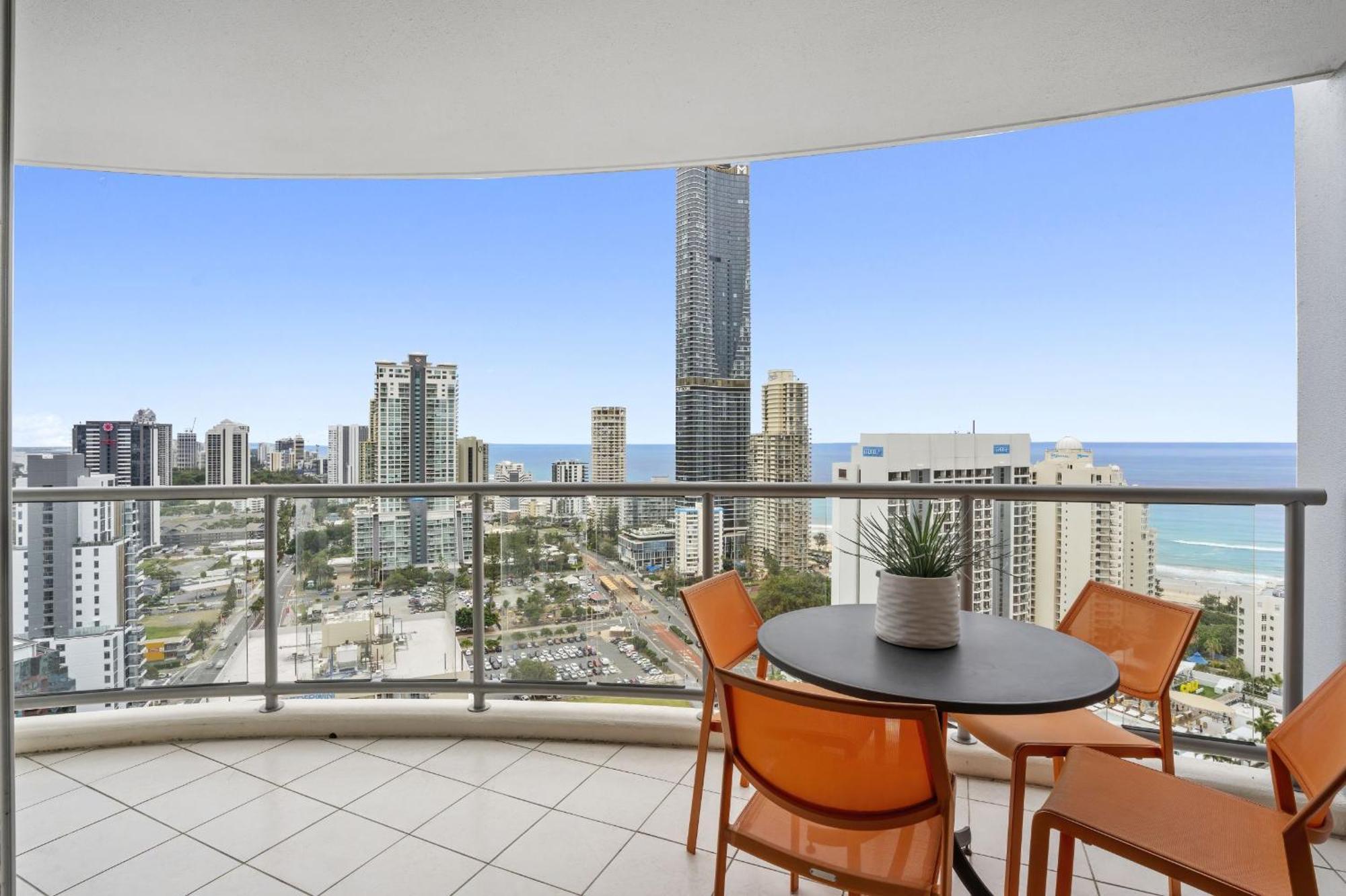 Chevron Renaissance - Hr Surfers Paradise 골드코스트 객실 사진