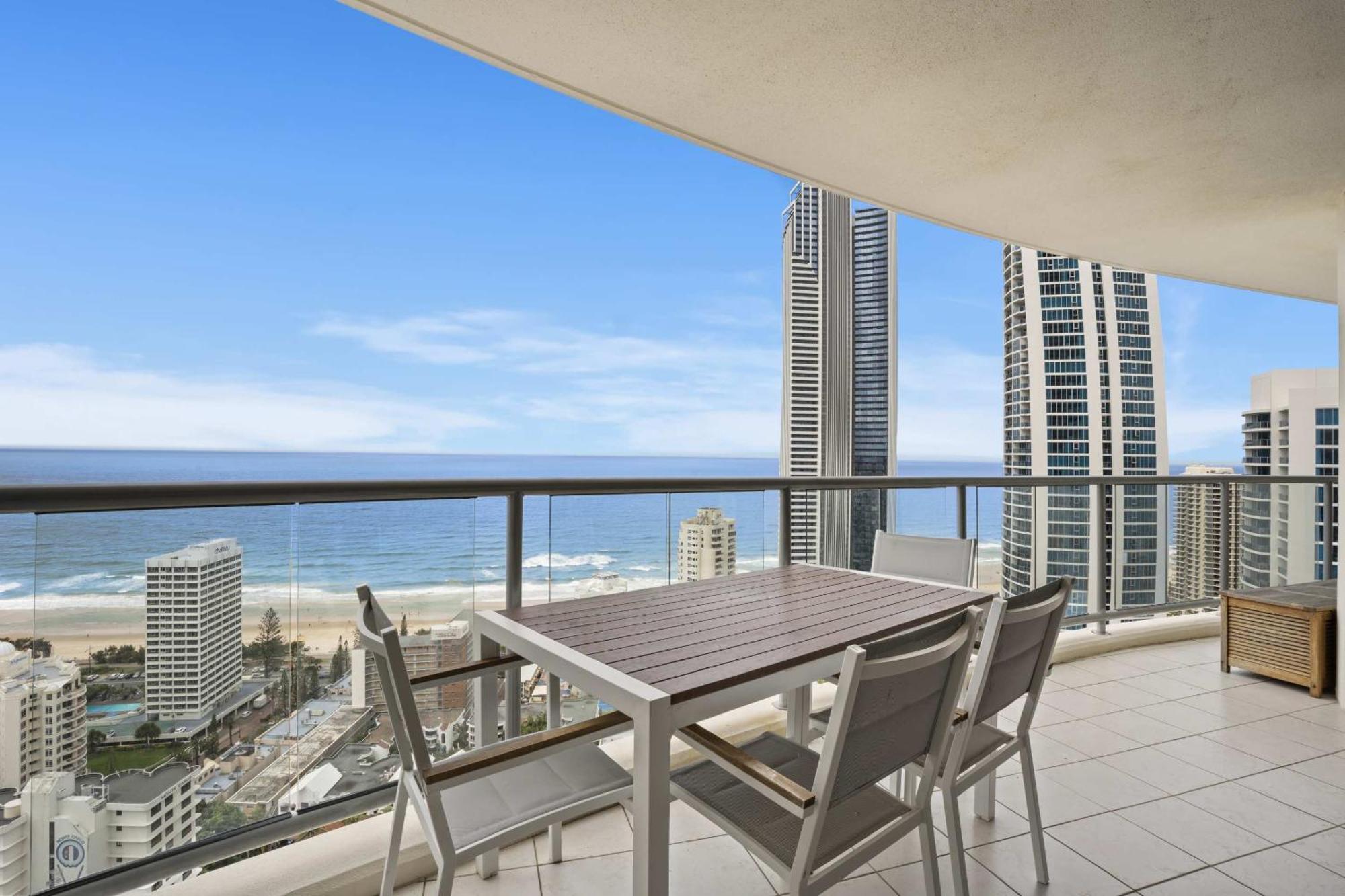 Chevron Renaissance - Hr Surfers Paradise 골드코스트 객실 사진